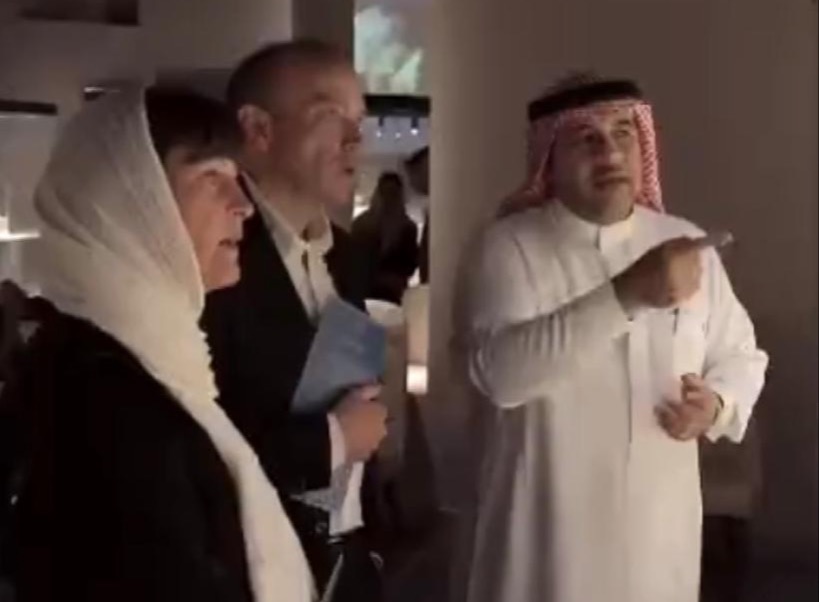 زيارة وزير الدولة للنقل بالمملكة المتحدة لمتحف دار الفنون