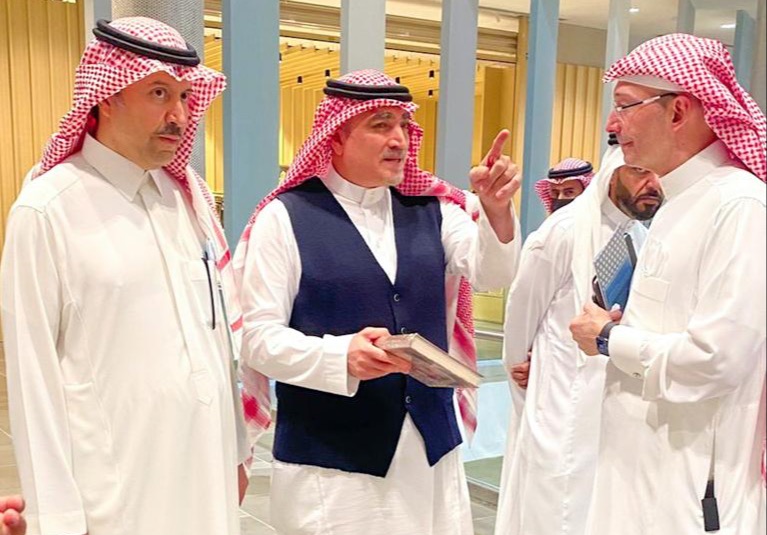 زيارة معالي أمين عام دارة الملك عبد العزيز